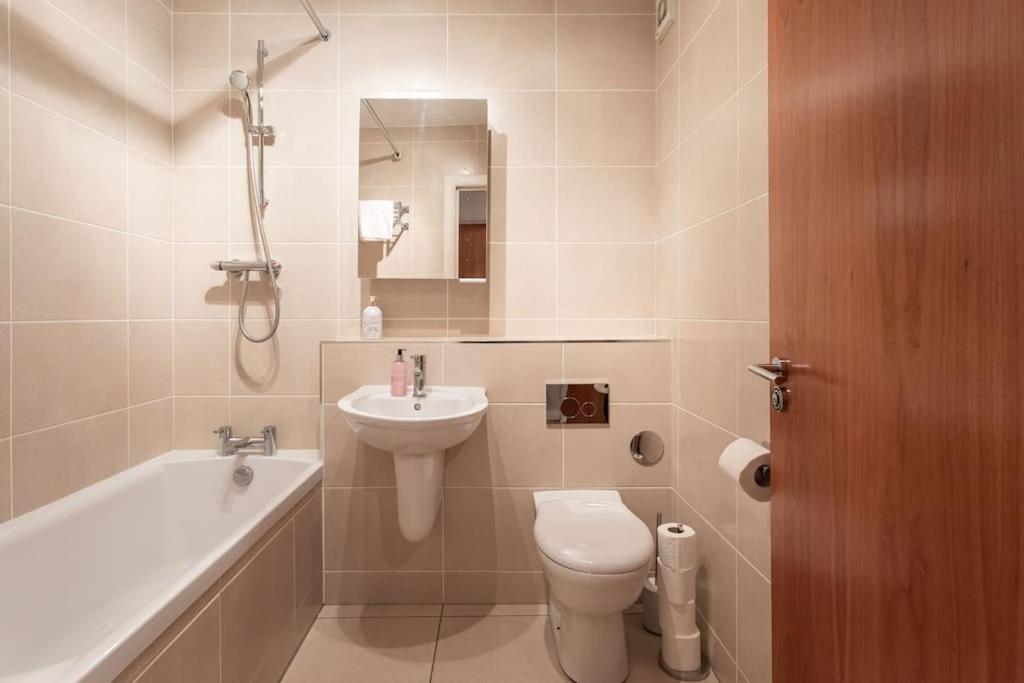 Centre Luxurious Free Parking Apartment Belfast