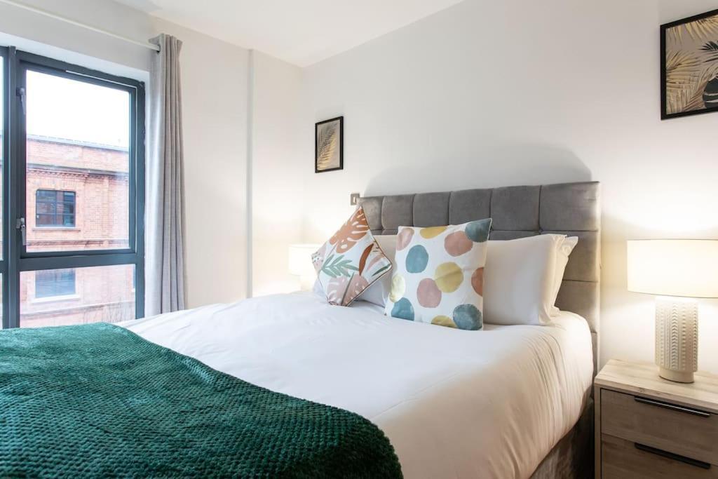 Centre Luxurious Free Parking Apartment *