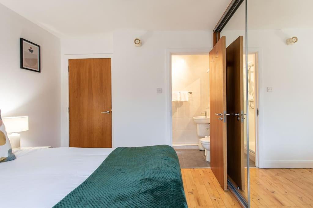 Centre Luxurious Free Parking Apartment Belfast